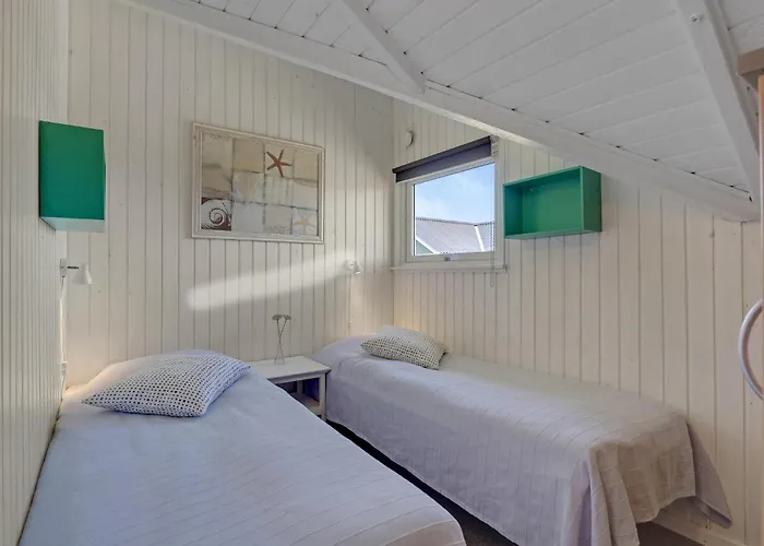 Three-bedroom In Hvide Sande Feriehus