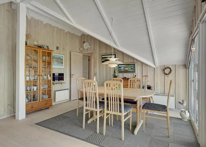 Feriehus Three-bedroom In Hvide Sande Bjerregård