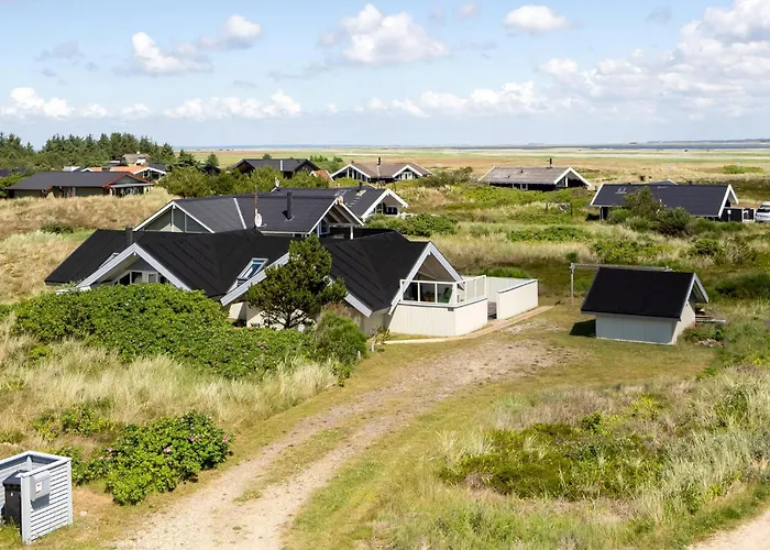 Feriehus Three-bedroom In Hvide Sande Bjerregård